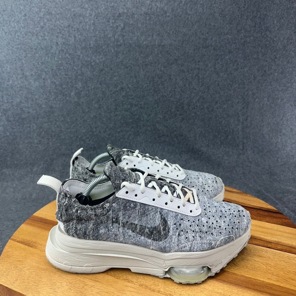 Nike Air Zoom Type SE Gray Sneakers DD2947-100 Womens 7.5